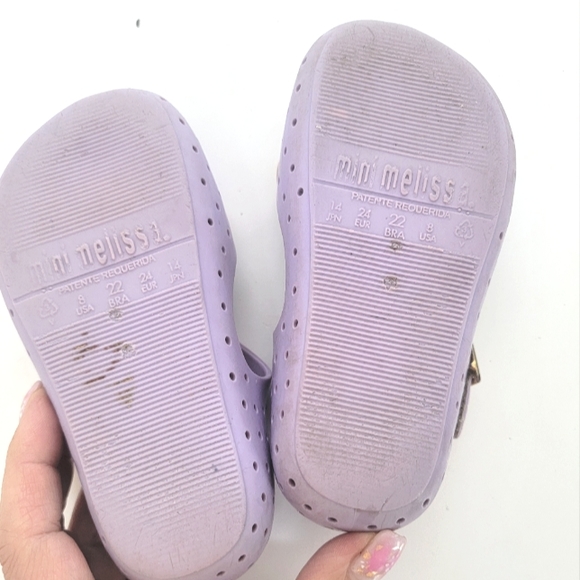 Mini Melissa waffle heart shoes, size 8 - Picture 6 of 6